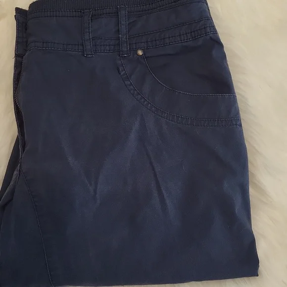 Capri pants - Picture 9 of 11